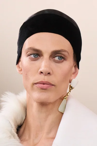 Look 11